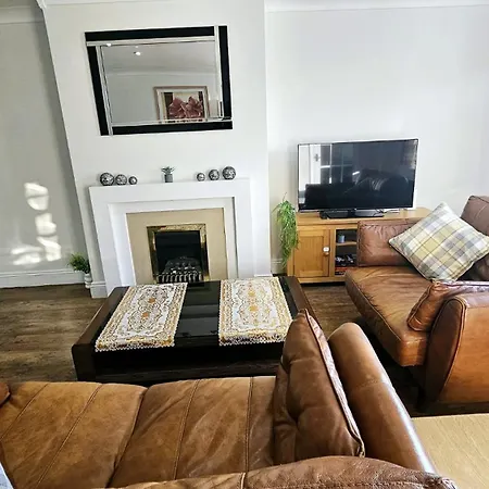 Apartment Cosy And Spacious -free Parking, Free Wifi- Sleeps 5 By Finna Ltd Rainham (Greater London)