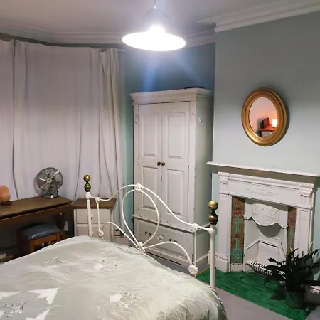Cosy Double Near Wimbledon London
