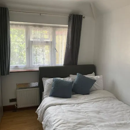 Homestay 35 Holborn Road E13 8ph