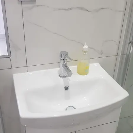 Cosy One Bedroom Flat In *