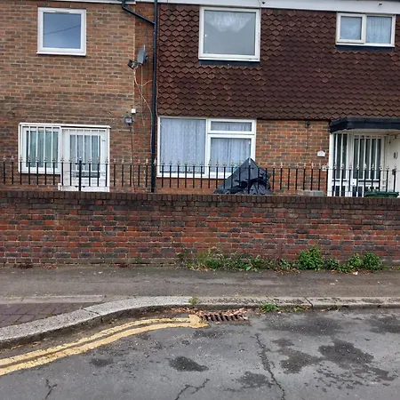 Cosy One Bedroom Flat In