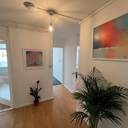 Cosy 2 Bedroom Flat With Balcony Abbey Wood