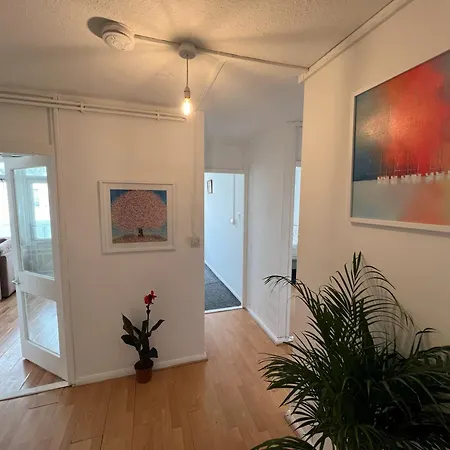 Cosy 2 Bedroom Flat With Balcony Abbey Wood
