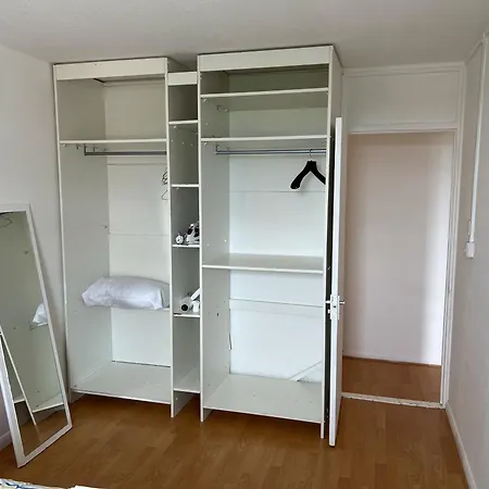 Cosy 2 Bedroom Flat With Balcony