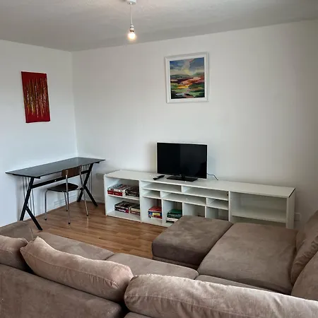 Cosy 2 Bedroom Flat With Balcony Abbey Wood