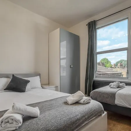 Apartment 4 Bedroom Dalston