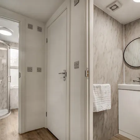 Apartment 4 Bedroom Dalston London