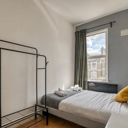 4 Bedroom Dalston