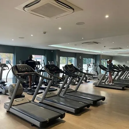 Homestay Female Only Spare With Gym & Access *
