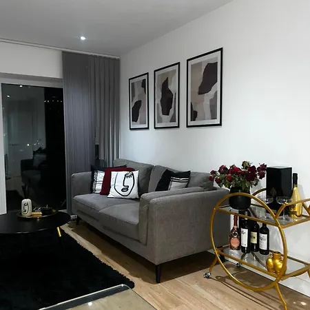 Female Only Spare With Gym & Access Homestay