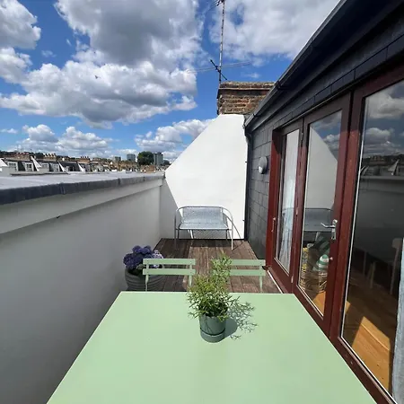 Charming Primrose Hill Rooftop Duplex Apartment *