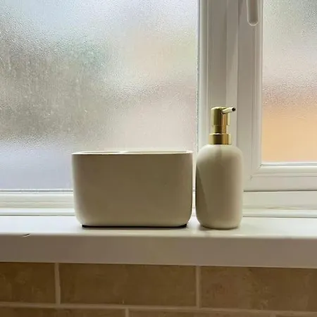 Oasis Stunning 1 Bed In Battersea Apartment *