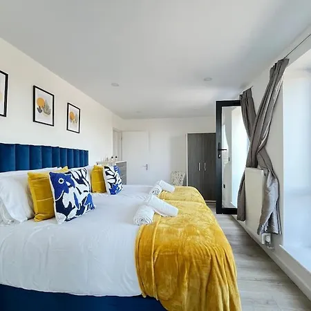 O2 Skyview Penthouse Apartment