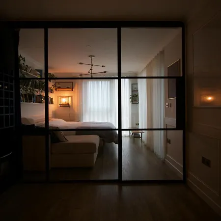 Luxury Surrey Quays
