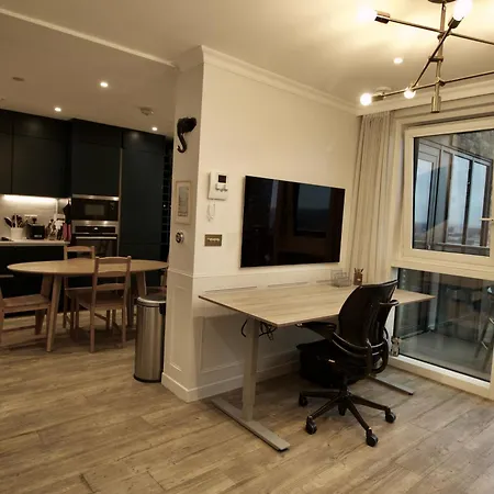 Apartment Luxury Surrey Quays London