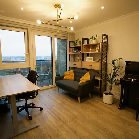 Apartment Luxury Surrey Quays London