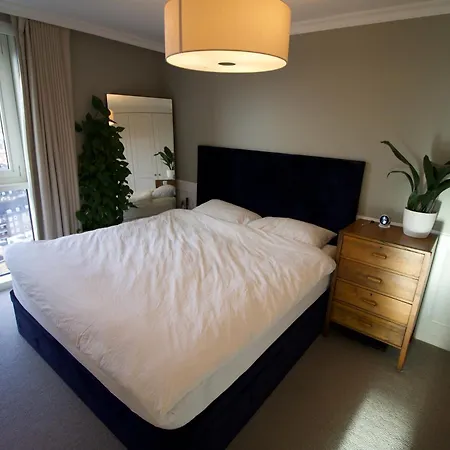 Luxury Surrey Quays London