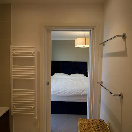 Apartment Luxury Surrey Quays *