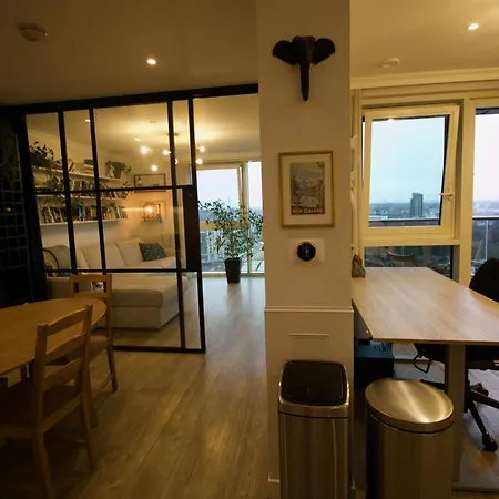 Apartment Luxury Surrey Quays *