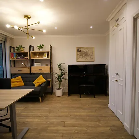 Luxury Surrey Quays London