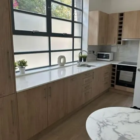 Stylish Spacious Studio, London- Zone 1 * London