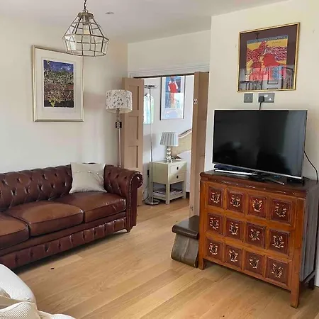 Entire Fully Renovated House In Chiswick W4 Holiday home *