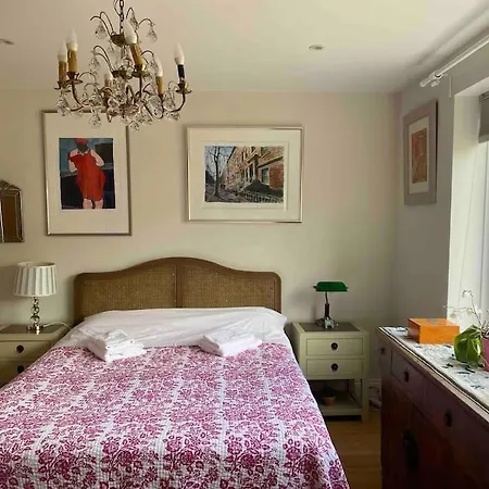 Entire Fully Renovated House In Chiswick W4 Holiday home