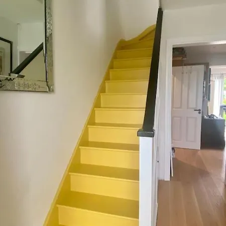 Entire Fully Renovated House In Chiswick W4 *