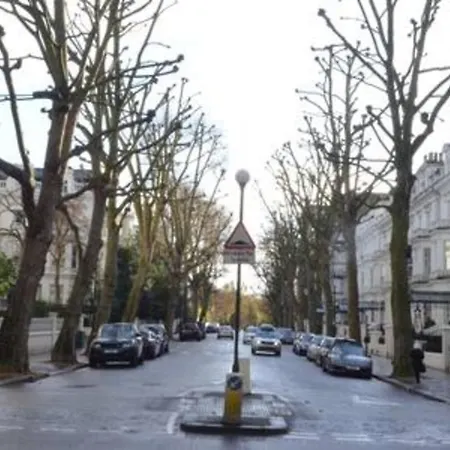 Holland Park 2 Bed Flat By Basetogo London