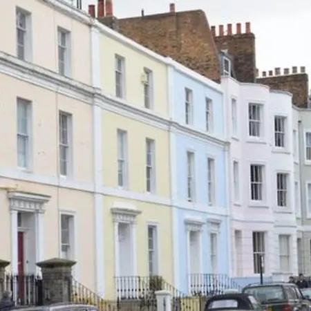 Holland Park 2 Bed Flat By Basetogo Apartamento *