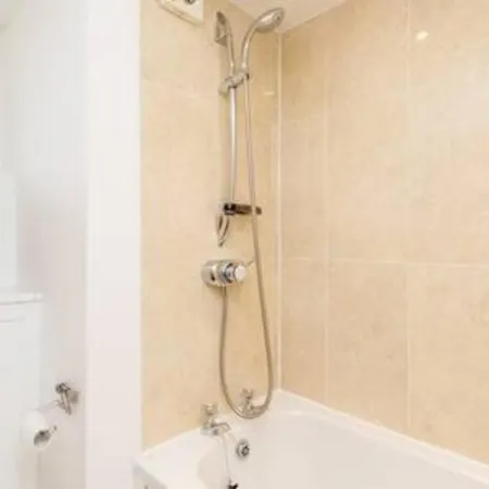 Holland Park 2 Bed Flat By Basetogo