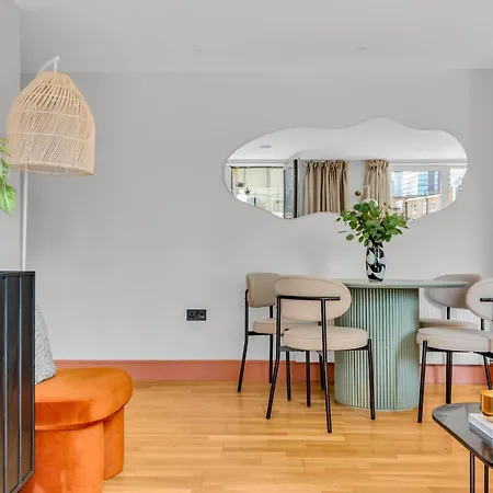 Mysquare Two Bedroom In Limehouse Apartament