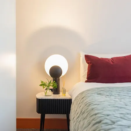 Apartament Mysquare Two Bedroom In Limehouse Londyn
