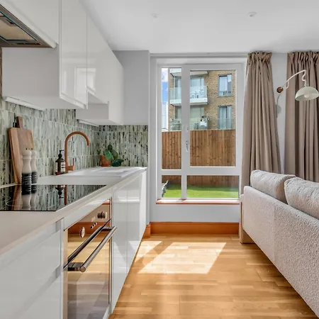 Mysquare Two Bedroom In Limehouse