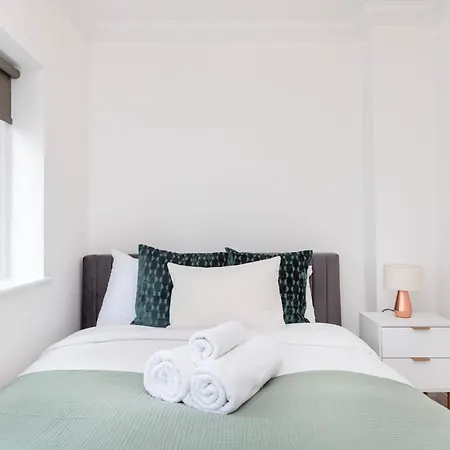 Old Street - 4br Townhouse With Patio - Cityapartmentstay *