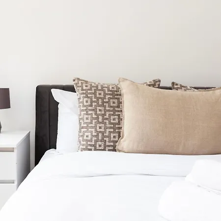 Old Street - 4br Townhouse With Patio - Cityapartmentstay 아파트 *