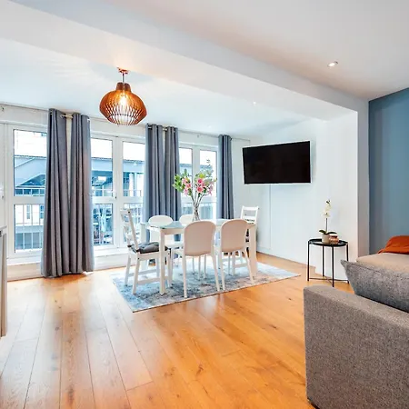Welcome - The Piazza Apartment *