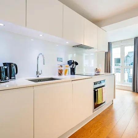 Welcome - The Piazza Apartment *
