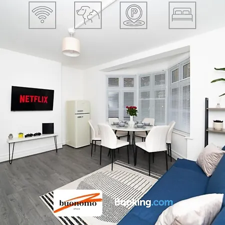 Apartment Three Bedroom At Buonomo Short Lets & Serviced With Netflix & Games