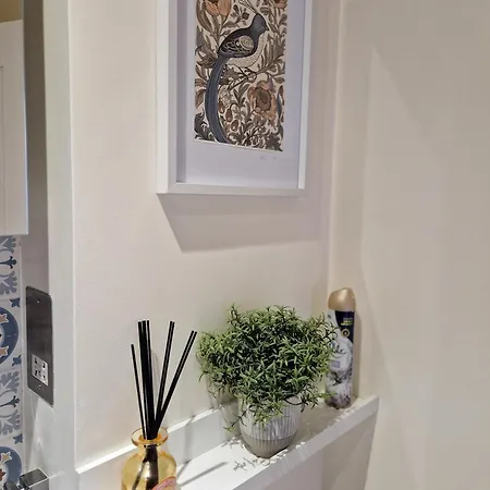 1-bed Apartment, Close To Kensington Olympia With Free Wi-fi & Netflix Apartment London