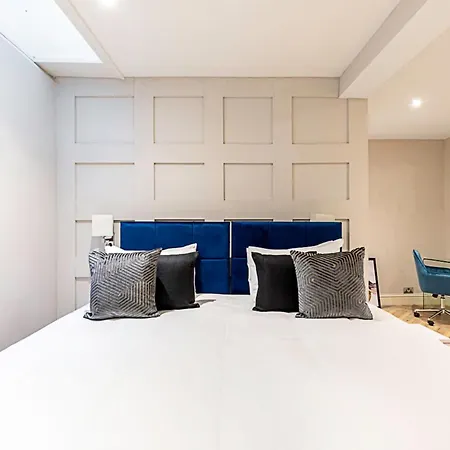 Beautiful Two Bedroom Abode In Notting Hill