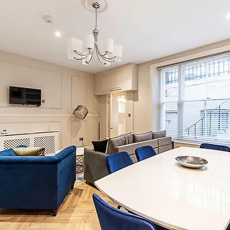 Beautiful Two Bedroom Abode In Notting Hill