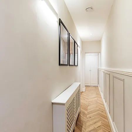 Beautiful Two Bedroom Abode In Notting Hill London