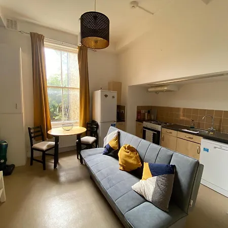 Apartment Bustling Western *