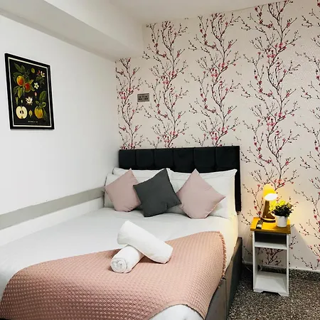 The Crown Apartment