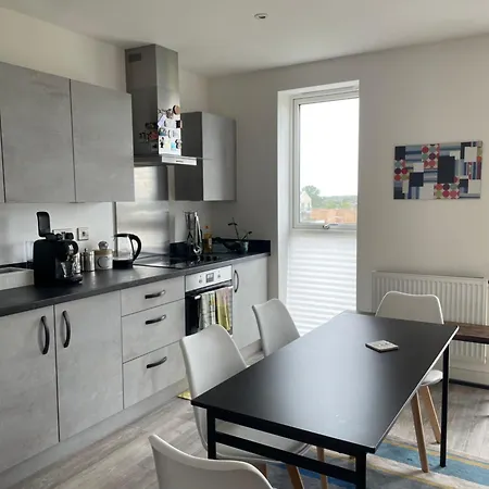 Modern Flat, Amenities, Rm138rp