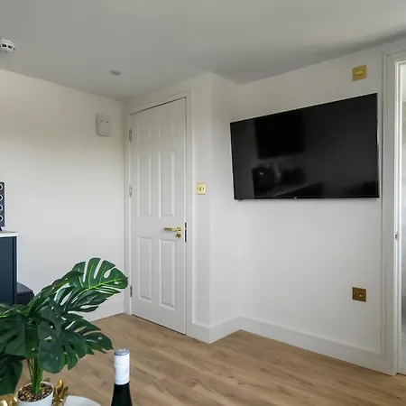 Chic One Bedroom With Free Wifi * Harrow