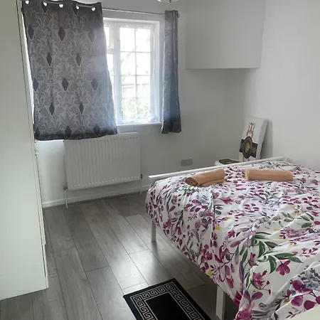 Guest house Baraka Edgware