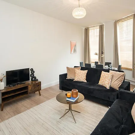 Gloucester Rd-southkensington-hydepark-harrods-g13 * London