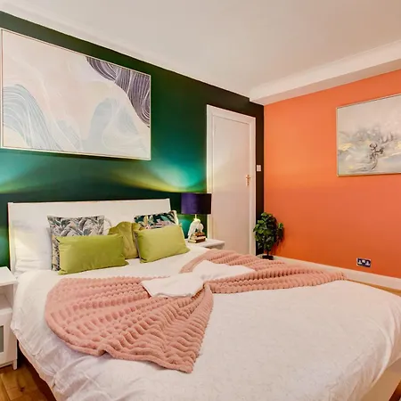 2 Bedroom Edgware Road Paddington Apartment